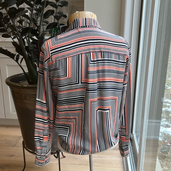 EUC Trina Turk silk blouse - Picture 5 of 8